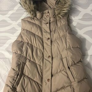 GAP Women's Tan Puffer Jacket with Faux Fur Hood